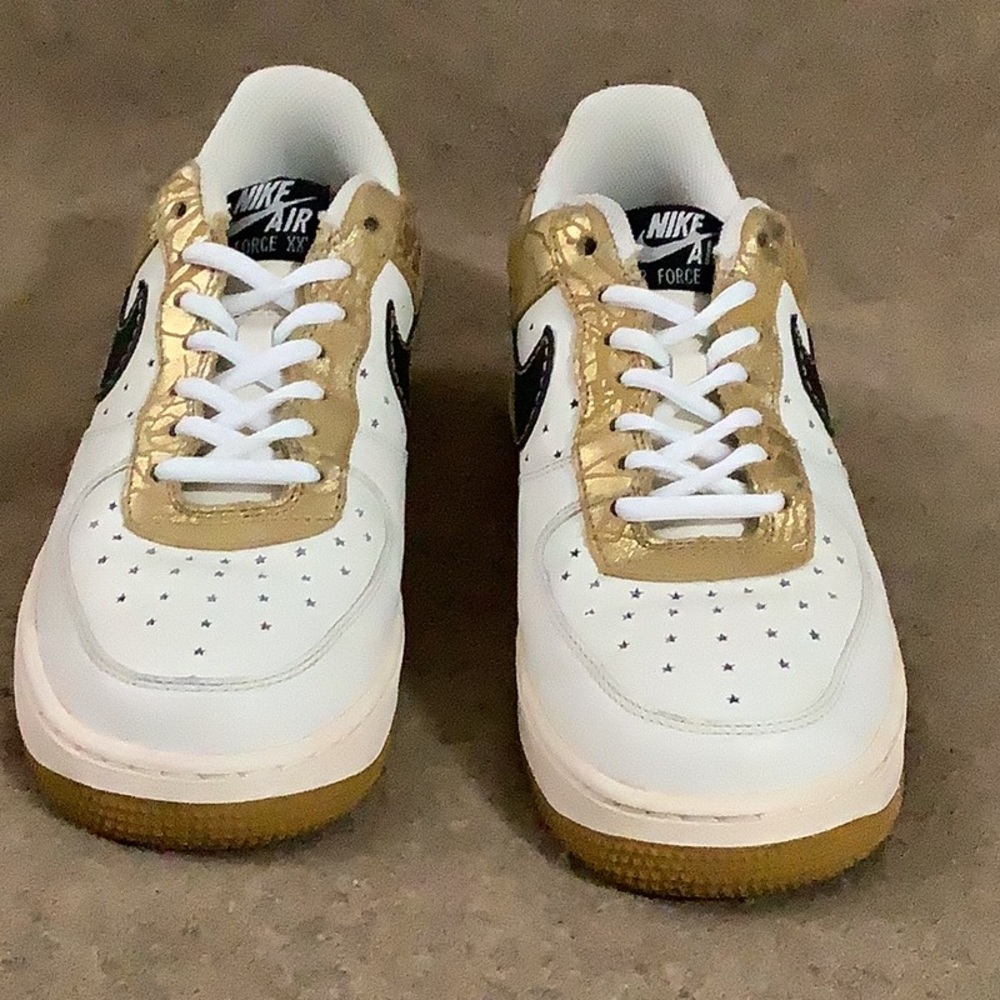 Nike Air Force 1 XXV  ‘07  315115-101 Wom US 8  Sneaker. 82 Gold